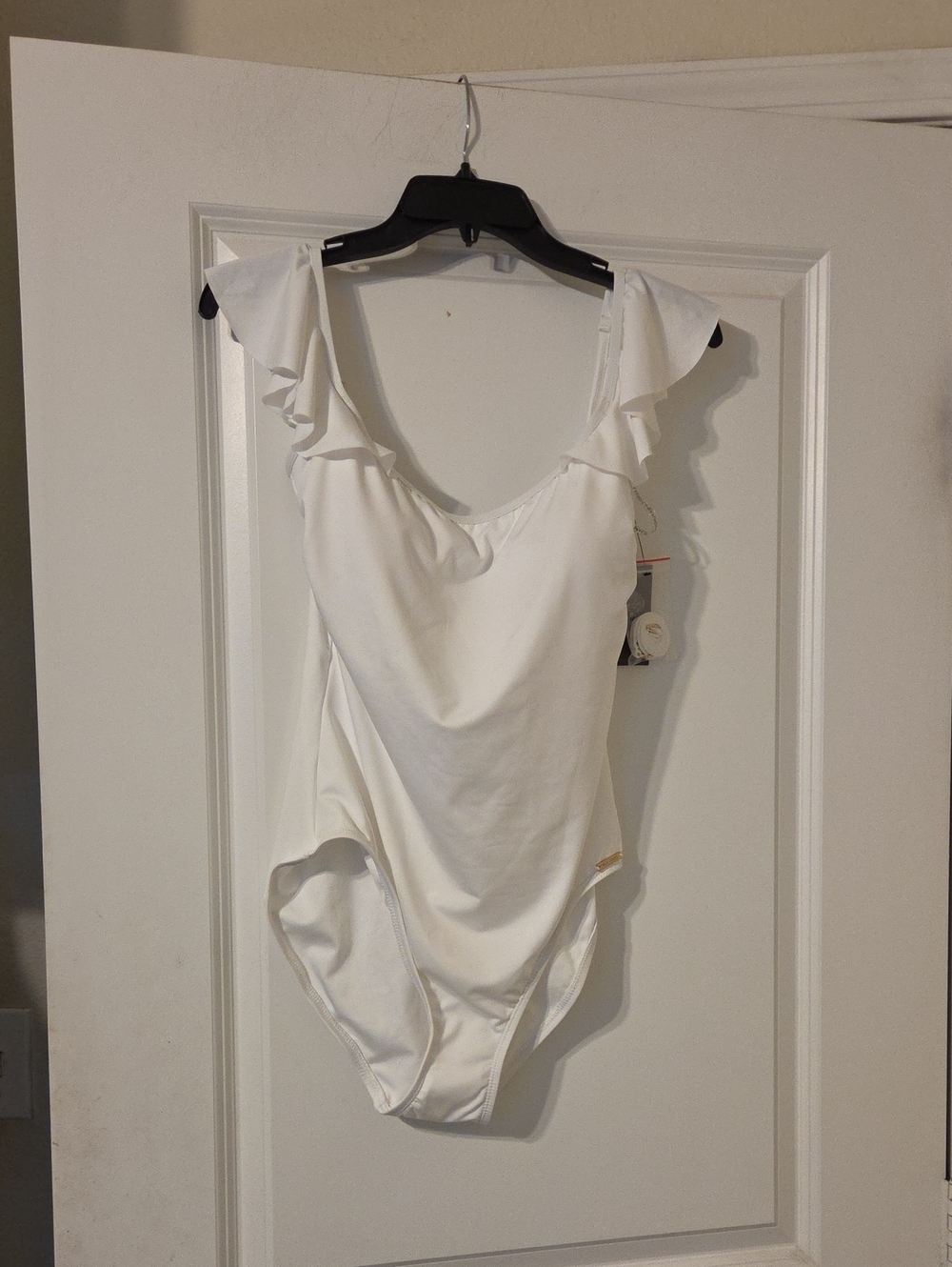 Vince Camuto White Ruffle-Sleeve Bandeau Bodysuit